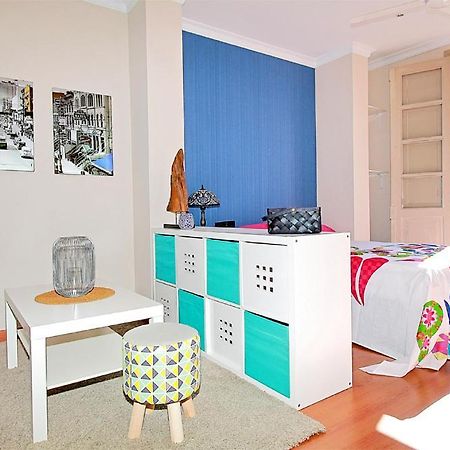 Carreteria Studio Balcony & Relax Apartment Malaga Bagian luar foto