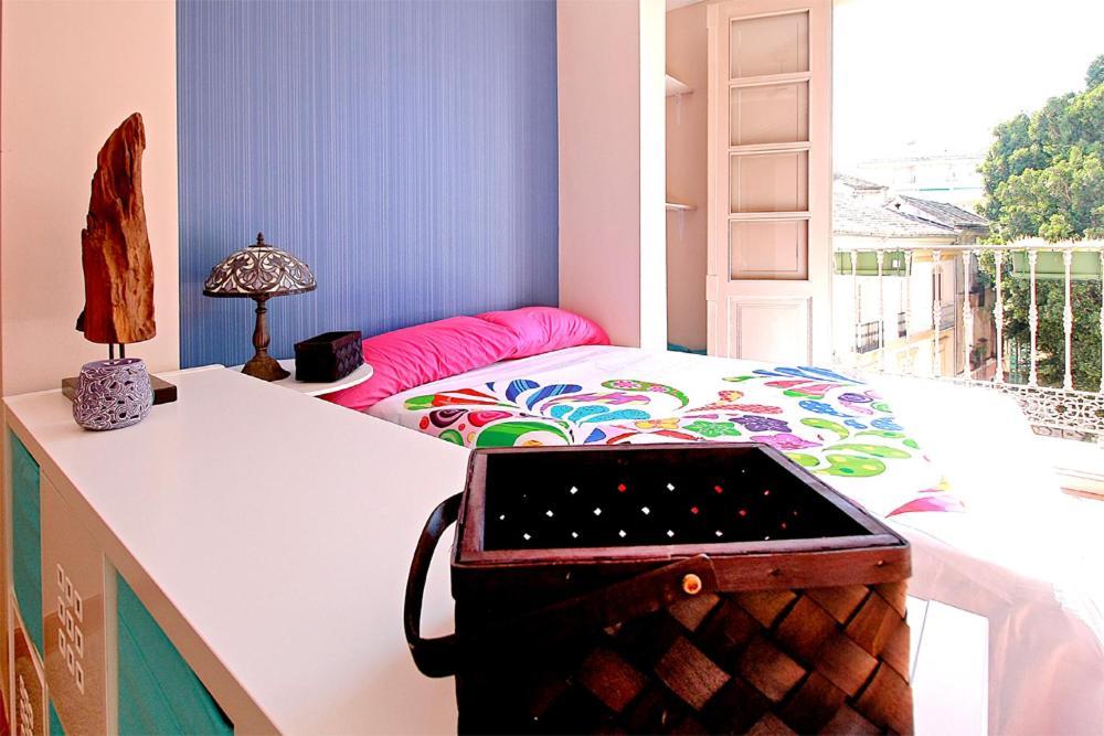 Carreteria Studio Balcony & Relax Apartment Malaga Bagian luar foto